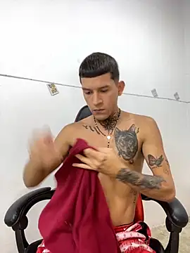 Snapshot of dilan_abraham12 chatting on 28, 10, 2025 dilan abraham12 online show from 28, 10, 2025