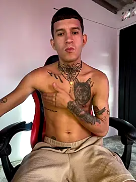 Snapshot of dilan_abraham12 chatting on 3, 11, 2025 dilan abraham12 online show from 3, 11, 2025