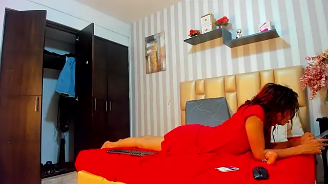 MissDiabla  online show from 13, 9, 2025