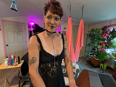 Snapshot of kinkycanner chatting on 11, 4, 2026 kinkycanner online show from 11, 4, 2026