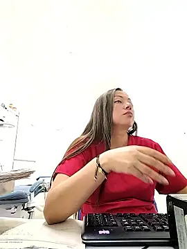 Snapshot of Madisson-04_ chatting on 28, 10, 2025 Madisson-04 online show from 28, 10, 2025