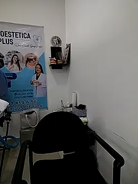 Snapshot of Madisson-04_ chatting on 24, 11, 2025 Madisson-04 online show from 24, 11, 2025