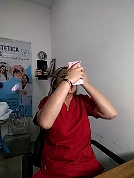 Snapshot of Madisson-04_ chatting on 25, 11, 2025 Madisson-04 online show from 25, 11, 2025