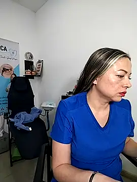 Snapshot of Madisson-04_ chatting on 27, 11, 2025 Madisson-04 online show from 27, 11, 2025