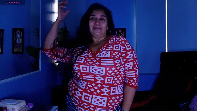 milf latinn online show from 3, 10, 2025