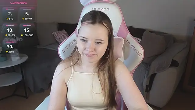 Snapshot of Sweetie_Hope chatting on 14, 11, 2025 Sweetie Hope online show from 14, 11, 2025