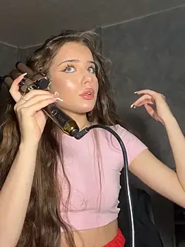 Snapshot of Immy_Megan chatting on 4, 10, 2025 Immy Megan online show from 4, 10, 2025