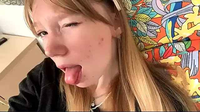 Snapshot of Sweet_horizon chatting on 4, 10, 2025 Sweet horizon online show from 4, 10, 2025