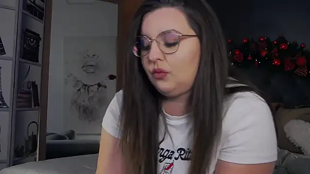 Mia Swano online show from 5, 12, 2025