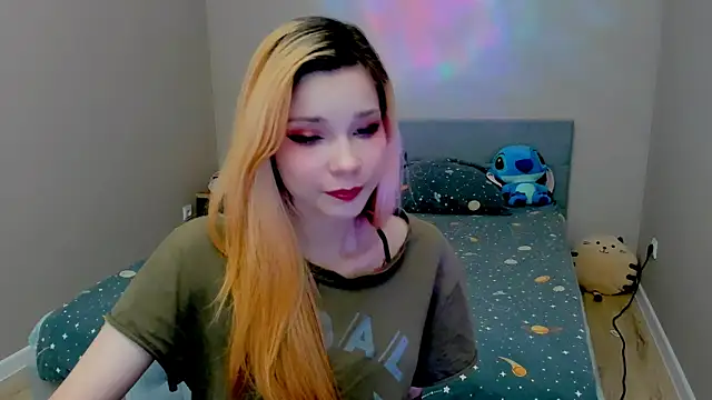 Snapshot of Kitten_Alissa chatting on 2, 10, 2025 Kitten Alissa online show from 2, 10, 2025