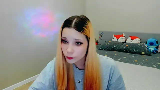 Snapshot of Kitten_Alissa chatting on 4, 10, 2025 Kitten Alissa online show from 4, 10, 2025