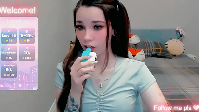 Snapshot of Kitten_Alissa chatting on 5, 12, 2025 Kitten Alissa online show from 5, 12, 2025