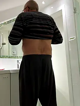 Oldmenhot66 online show from 9, 4, 2026