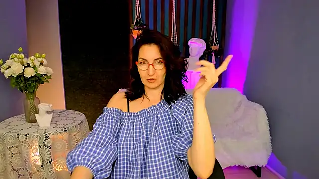 Snapshot of UnaTerra chatting on 10, 4, 2026 UnaTerra online show from 10, 4, 2026