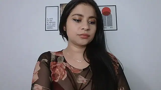 Snapshot of ValerieLove_ chatting on 5, 3, 2026 ValerieLove online show from 5, 3, 2026