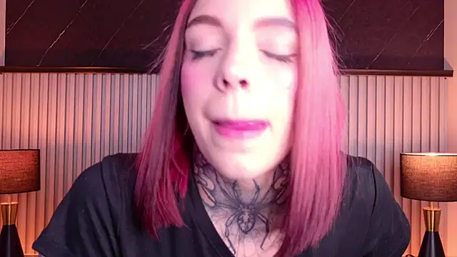 Meganreed  online show from 18, 7, 2026