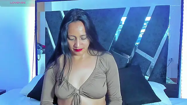 Snapshot of Anthonellacandy chatting on 14, 11, 2025 Anthonellacandy online show from 14, 11, 2025