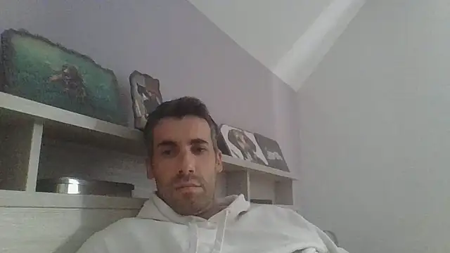 Snapshot of JulioIsHere4you chatting on 15, 5, 2026 JulioIsHere4you online show from 15, 5, 2026