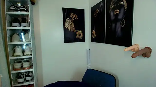 Snapshot of KentAivan chatting on 8, 10, 2025 KentAivan online show from 8, 10, 2025