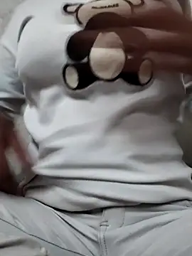 Snapshot of Janvi_Jaitly chatting on 25, 10, 2025 Janvi Jaitly online show from 25, 10, 2025