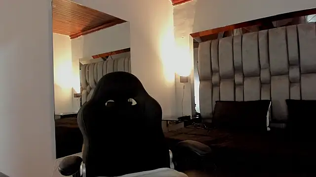 Snapshot of AnnaraLein chatting on 7, 11, 2025 AnnaraLein online show from 7, 11, 2025