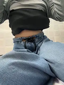 Snapshot of miss_moonikaa chatting on 17, 12, 2025 miss moonikaa online show from 17, 12, 2025