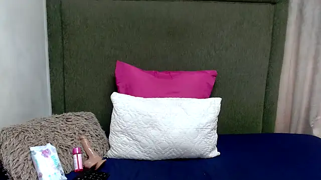 Littlebunny33 online show from 4, 10, 2025