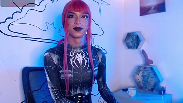 Trinity Knox online show from 31, 10, 2025