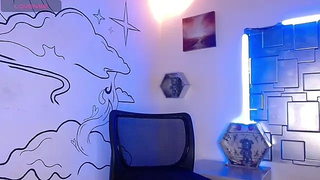 Trinity Knox online show from 20, 11, 2025