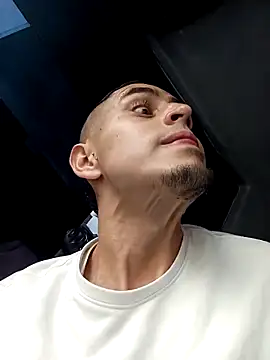 Snapshot of 1C2AM22 chatting on 23, 9, 2025 1C2AM22 online show from 23, 9, 2025