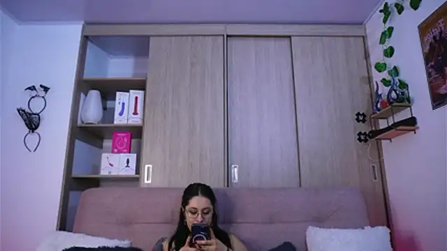 SophiieCumsx online show from 20, 4, 2026