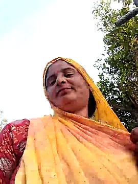 Snapshot of Mamta_cut25A chatting on 15, 10, 2025 Mamta cut25A online show from 15, 10, 2025