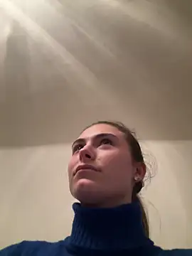 SophiiaStarr online show from 10, 4, 2026