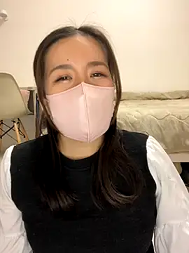 NATSUMI00 online show from 5, 12, 2025