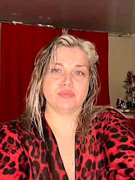 Snapshot of Nayvessa chatting on 8, 11, 2025 Nayvessa online show from 8, 11, 2025