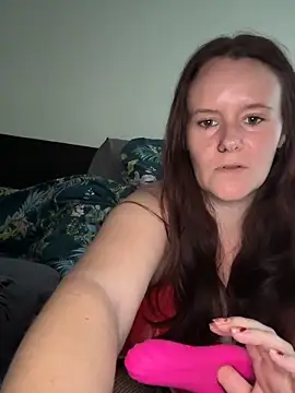 Snapshot of marialuna88 chatting on 2, 11, 2025 marialuna88 online show from 2, 11, 2025