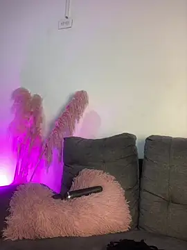 Charlottediolet online show from 24, 4, 2026