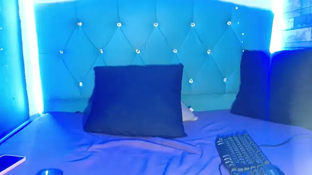 Yesamin Stone18 online show from 19, 4, 2026