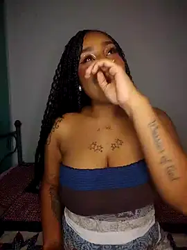 Snapshot of Queen_Amara chatting on 28, 4, 2026 Queen Amara online show from 28, 4, 2026
