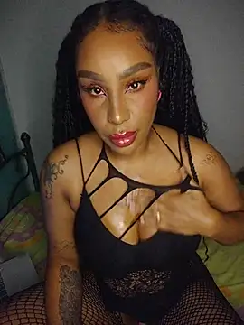 Snapshot of Queen_Amara chatting on 25, 5, 2026 Queen Amara online show from 25, 5, 2026
