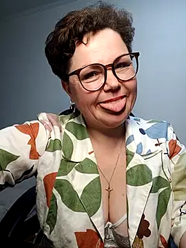 EllaLove2277 online show from 18, 4, 2026