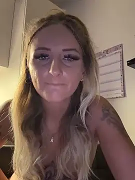 Snapshot of Lyra_XX chatting on 12, 6, 2026 Lyra XX online show from 12, 6, 2026