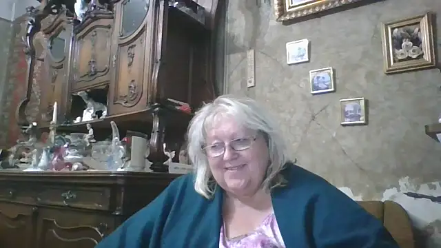 Snapshot of Lala-Love56 chatting on 10, 9, 2025 Lala-Love56 online show from 10, 9, 2025
