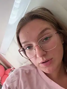 Bellatrisssaa online show from 21, 9, 2025