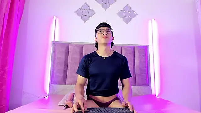 0anonimo bottom1 online show from 16, 9, 2025