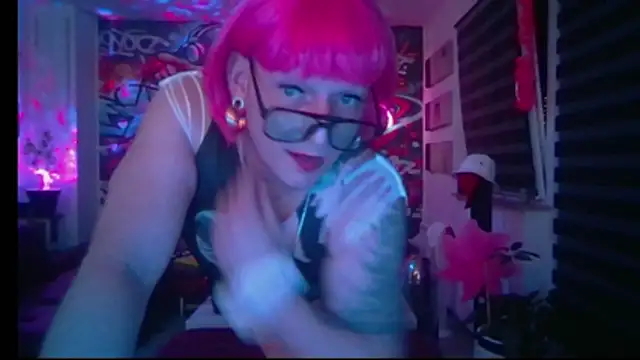 hellgirl1980 online show from 2, 7, 2026
