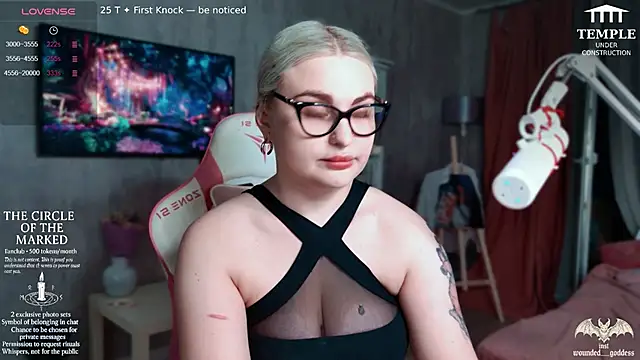 Wounded Goddess  online show from 12, 11, 2025