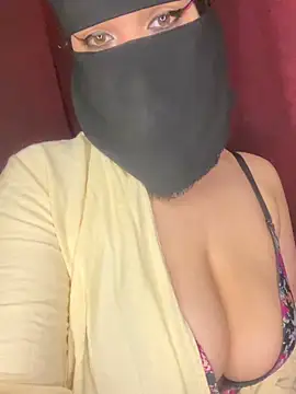 Snapshot of RooVaaN-Xx chatting on 21, 4, 2026 RooVaaN-Xx online show from 21, 4, 2026