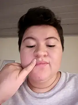 Noha Whiitee online show from 4, 12, 2025