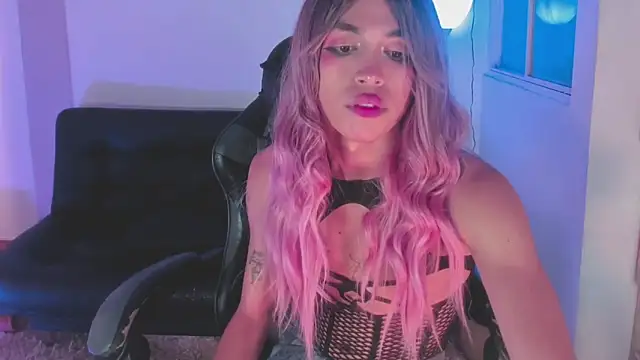 Nikkita Dragon online show from 14, 11, 2025